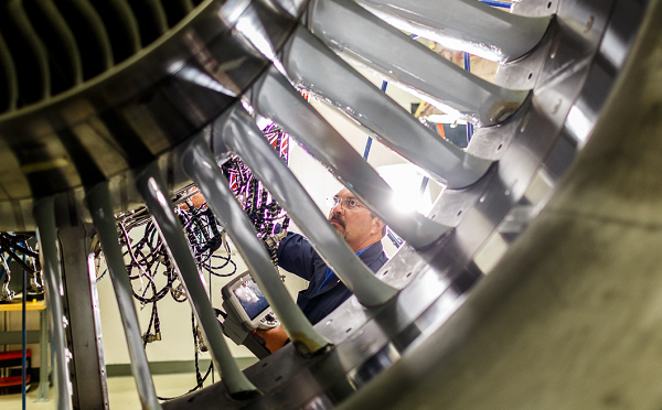 使用韋林工業(yè)內窺鏡檢查民航發(fā)動機